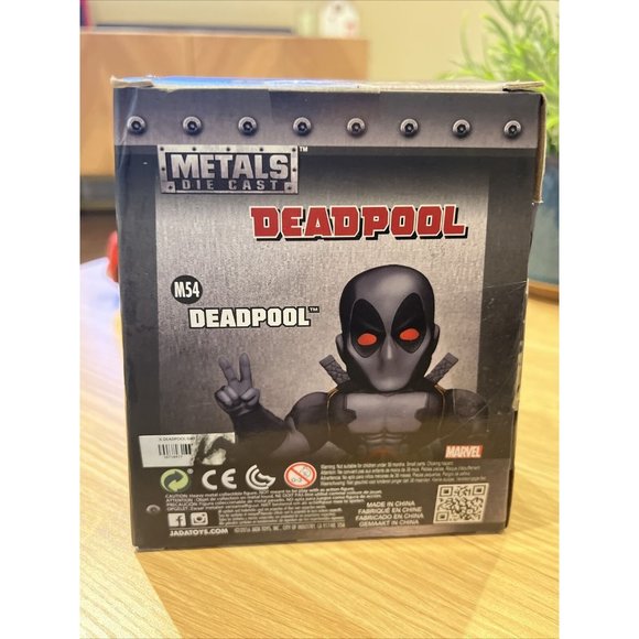 Marvel Deadpool Die Cast Action Figure Hot Topic Exclusive Gray Version - Picture 6 of 11